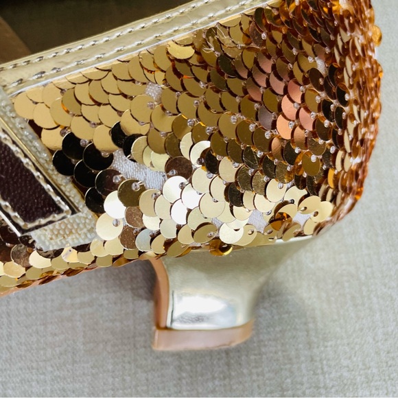 Girl’s gold Sequins dress shoes, SZ 4 - Picture 13 of 13